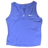 REGATA NIKE COURT DRI-FIT VICTORY SLIM FIT -  AZUL MARINHO CLARO